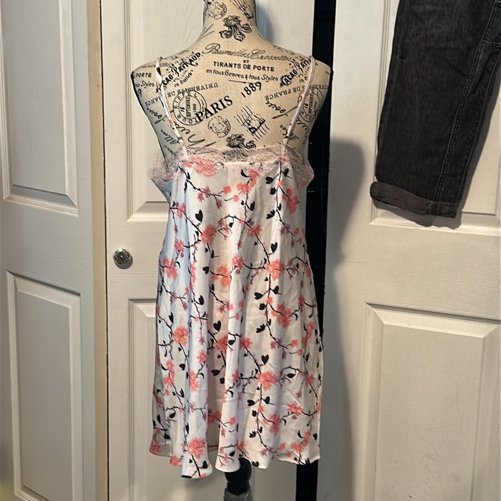 Victoria's Secret Floral & Lace Chemise Slip - Picture 5 of 9